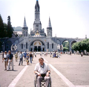 Lourdes3a.jpg (31757 bytes)